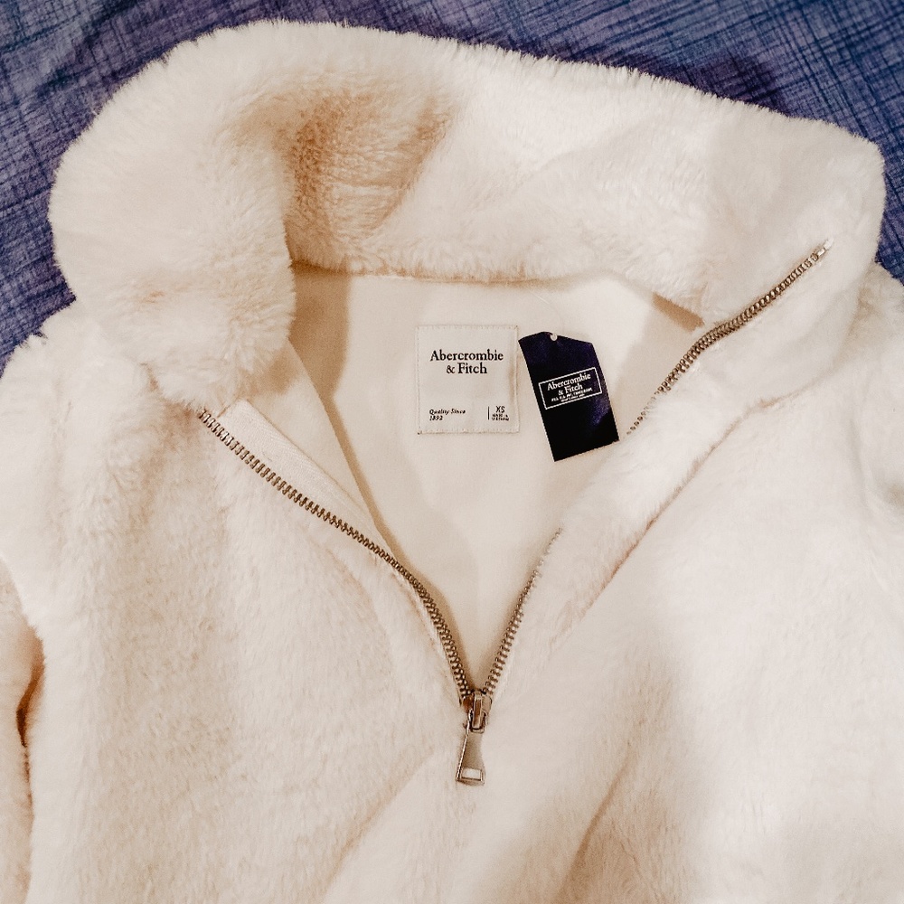 NWT A&F Sherpa Half Zip